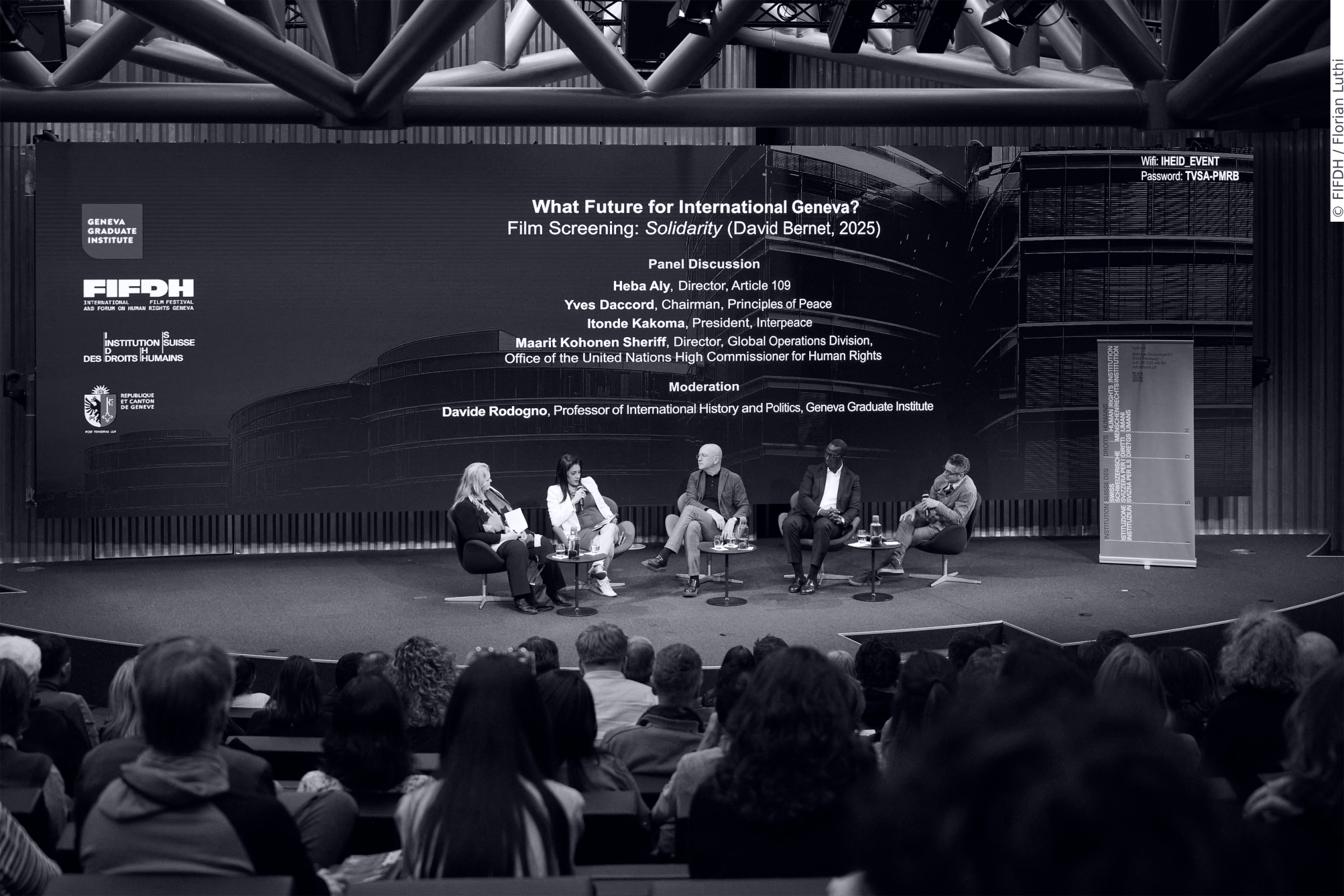 Table ronde avec des intervenant.e.x.s au FIFDH à Genève.